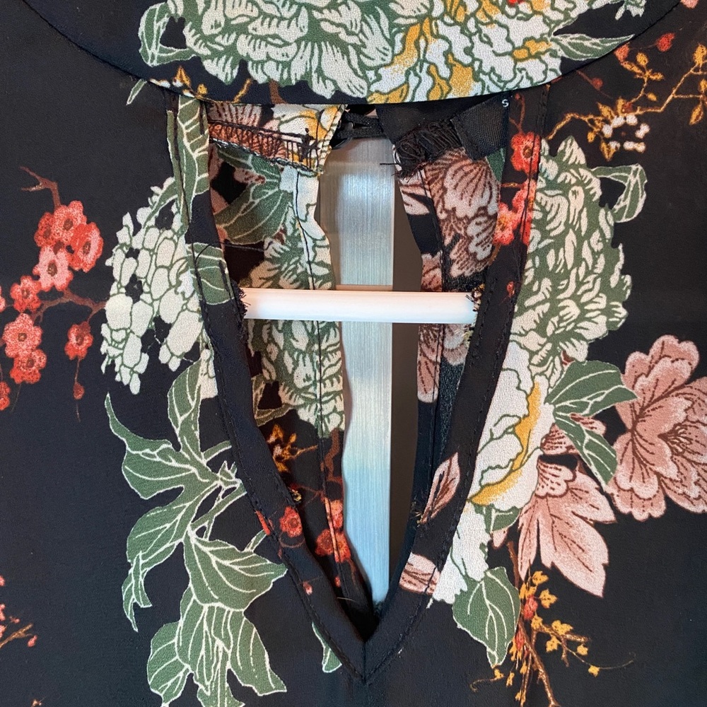 Floral Blouse - Picture 2 of 4